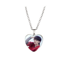 (XXXL264) Collier pendentif en forme de coeur pour enfants errants avant-gardiste avec des éléments