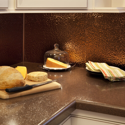 Painel backsplash de vinil decorativo martelado FASDE em bronze polido com leo (amostra de 6 x 6 polegadas) 2