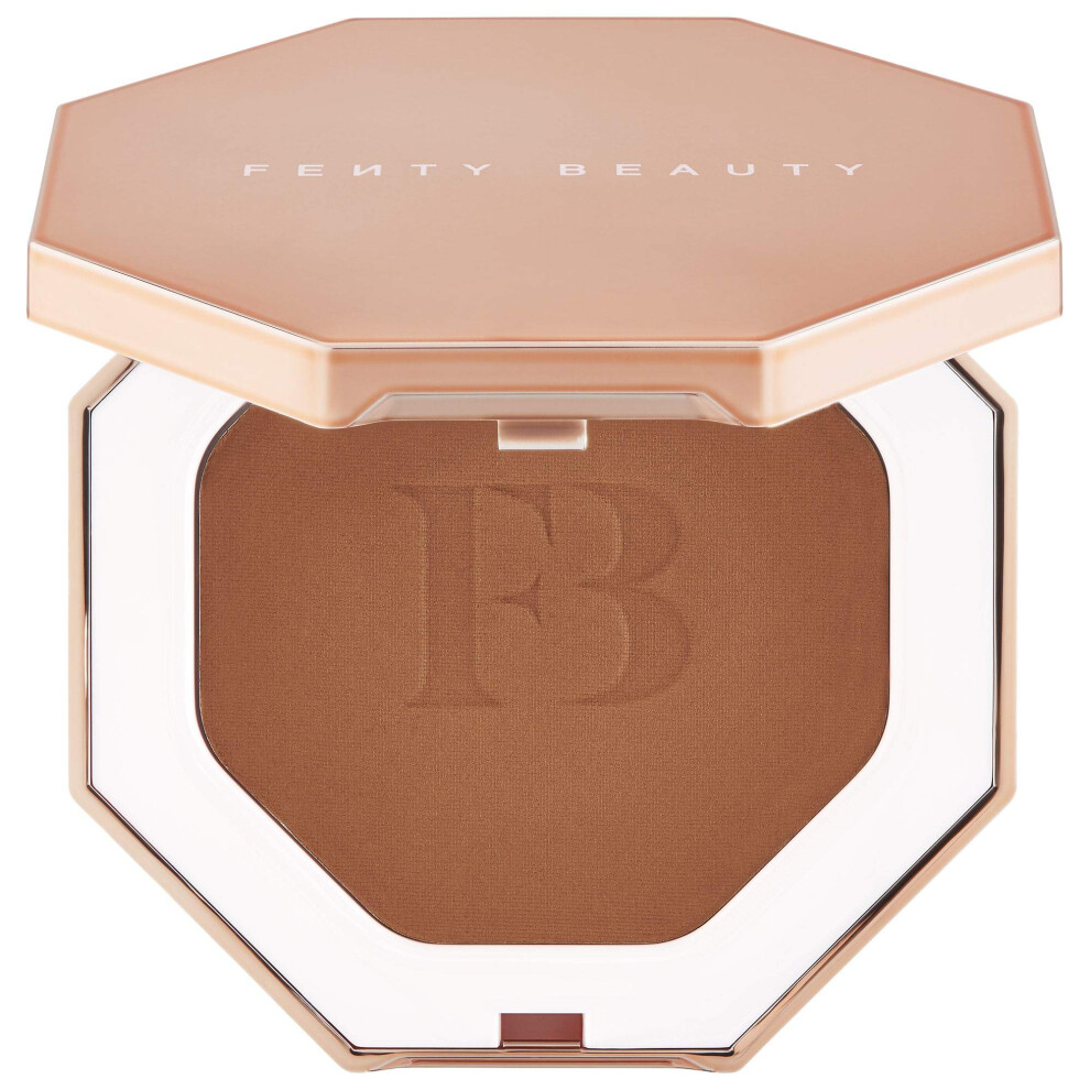 Fenty Beauty by Rihanna Sun Stalk'r Instant Warmth Bronzer Caramel Cutie