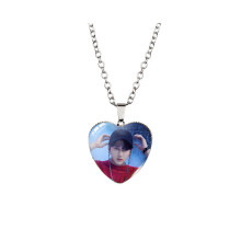 (XXXL265) Collier pendentif en forme de coeur pour enfants errants avant-gardiste avec des éléments