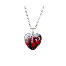 (XXXL269) Collier pendentif en forme de coeur pour enfants errants avant-gardiste avec des éléments