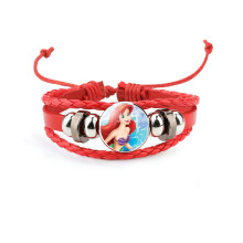 (34401101) Elegante pulsera multicapa de cuero rojo para niños con una simpática caricatura de sirena