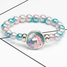 (02) Braccialetto di perline arcobaleno con unicorno incantevole per bambini, fatto a mano, con design a cartoni
