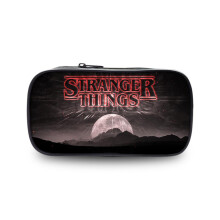 (13) Astuccio spazioso in materiale Oxford Stranger Things per studenti, design universale per genere