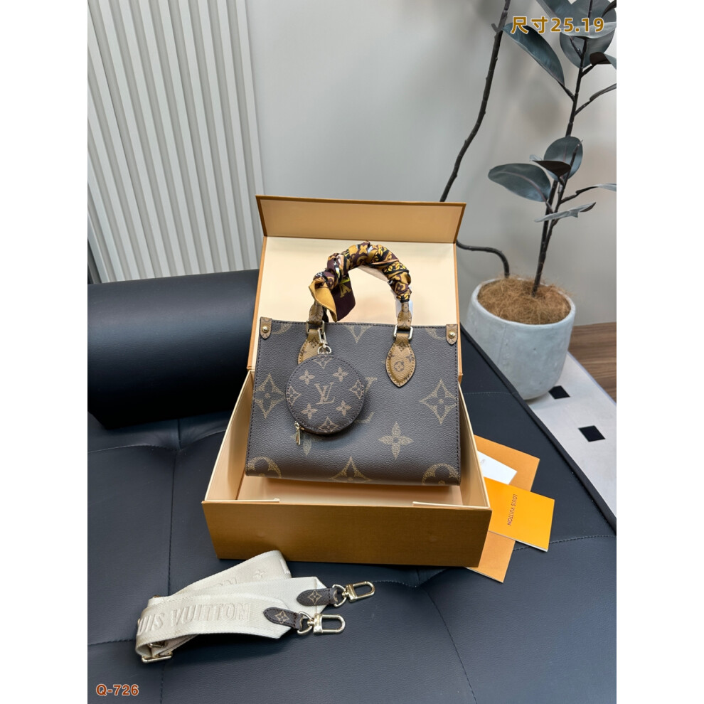 Louis Vuitton Shoulder Bags Fashionable And Classic, Light Luxury And Simple, Practical And Versatile (Size: 24x24cm）