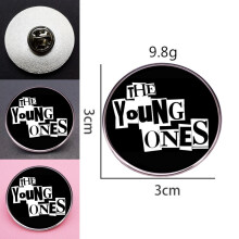 Modieuze The Young Ones Band Pin Veelzijdige rockmuziek broche cadeau voor muziekliefhebbers