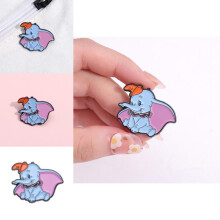 Dierlijke speelse pin met felgekleurd Dumbo-hoedontwerp, gemaakt van duurzaam metaal