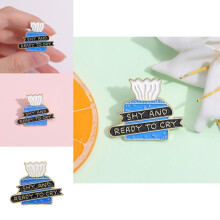 Geometrische blauwe unieke legering broche voor mannen en vrouwen met cool letterontwerp