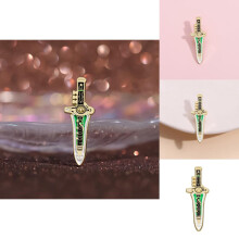 Moderne Cartoon Dragon Dagger Broche Levendige Legering Pin Dynamische Decoratieve Slijtage Voor Iedereen