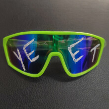 Grüne Jey Uso Yeet Sonnenbrille – Kids Sports Shades, Bloodline USOS, Seltene Farben