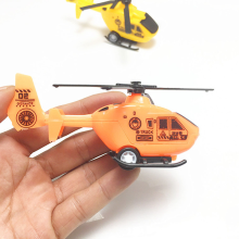 (Jak pokazano) 6 sztuk zabawek typu „samolot z tyłu” z tyłu pojazdu, helikopter, upominki na przyjęcie