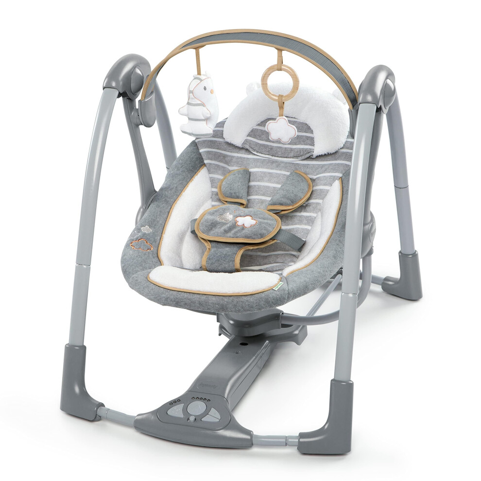 Ingenuity Swing 'n Go Deluxe 5-Speed Baby Swing with Cushioned Harness - Foldable, Portable, 2 Plush Toys & Sounds, 0-9 Months 6-20 lbs (Bella Teddy)
