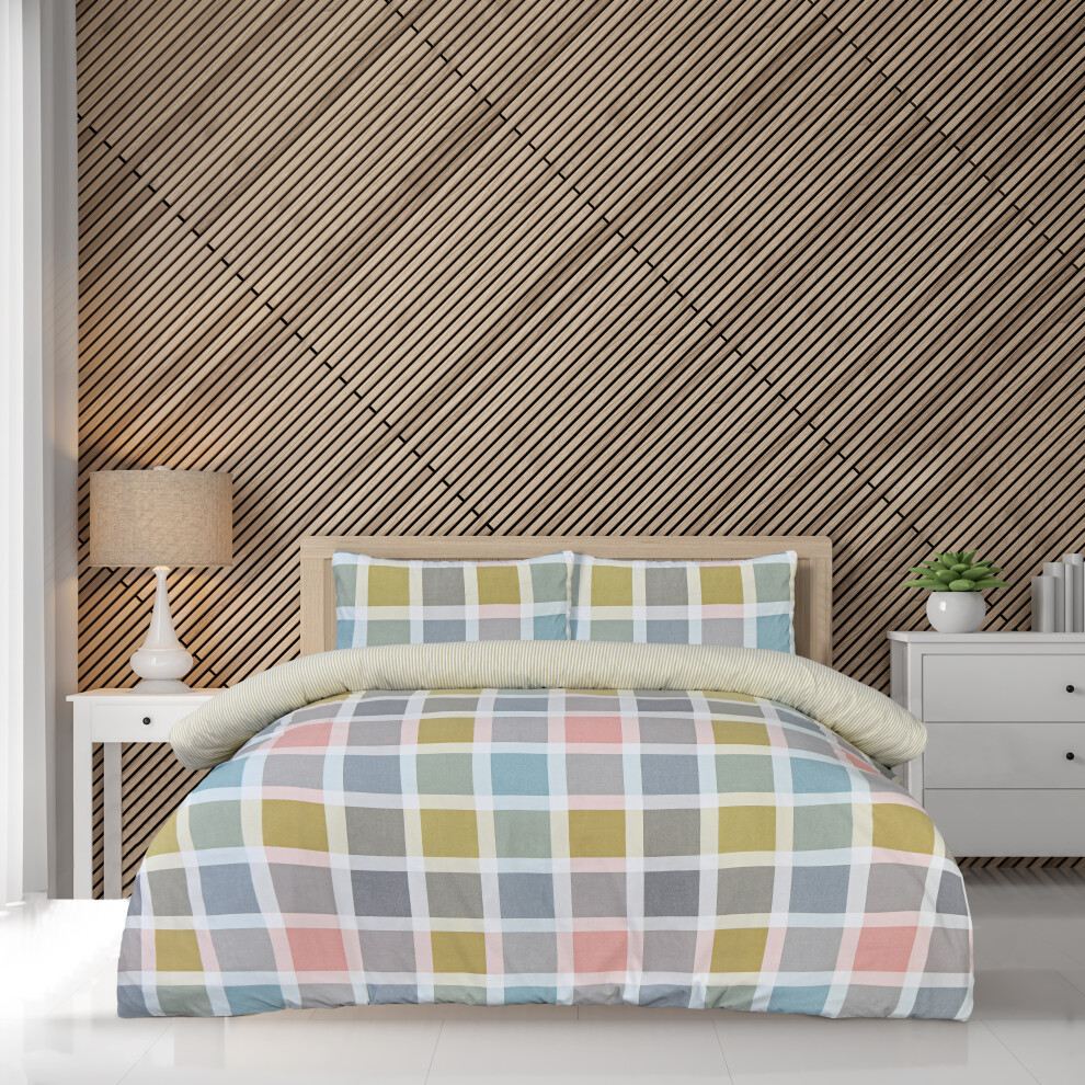 Smart Living - King Size Duvet Set - Crosshatch Check - Gold - Image 3