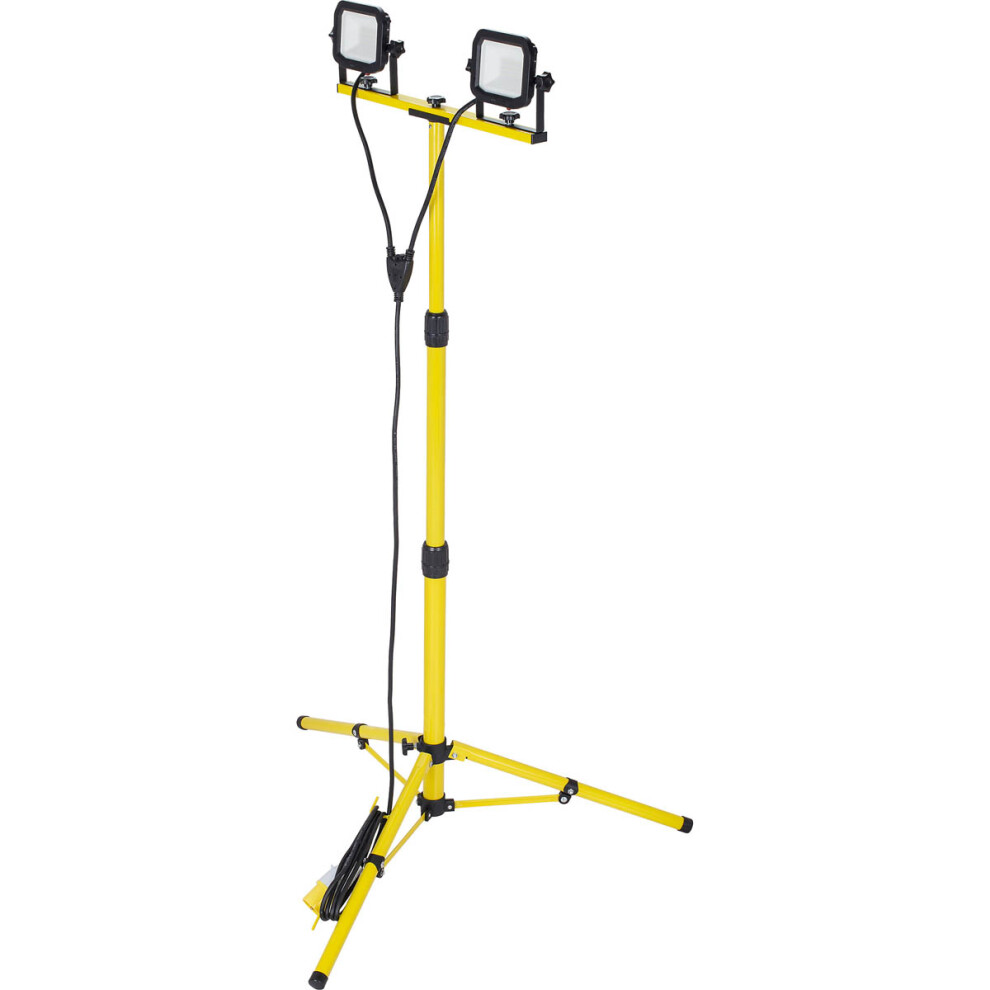 Luceco Work Light Tripod 110 V Twin Integrated LED 4000lm Portable Lightweight