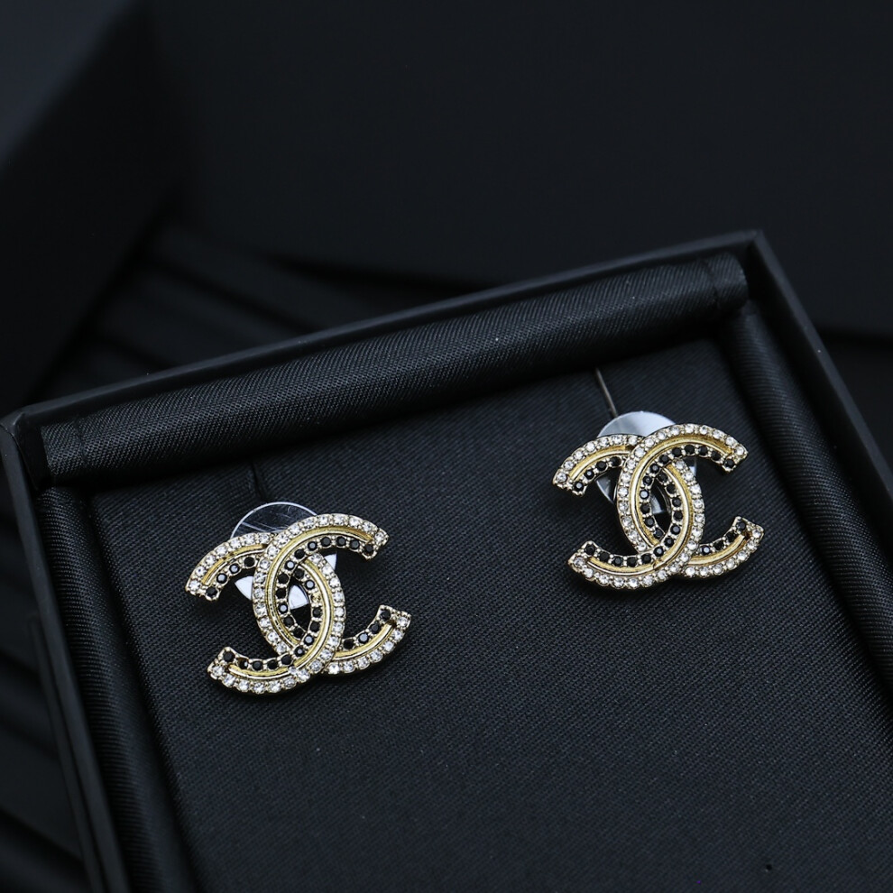Chanel Earrings Fashionable And Light Luxury, Small And Exquisite；Beautifully Packaged