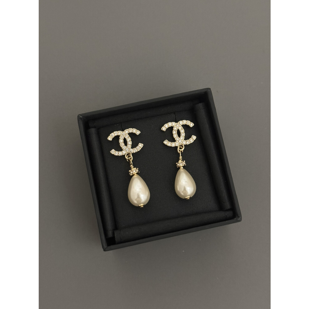 Chanel Earrings Fashionable And Light Luxury, Small And Exquisite；Beautifully Packaged
