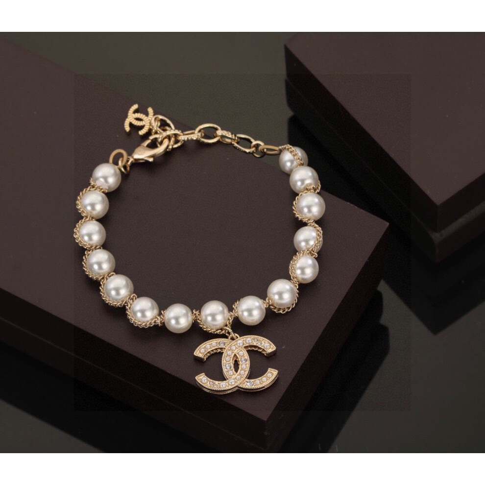 Chanel Bracelets Fashionable And Light Luxury, Small And Exquisite；Beautifully Packaged