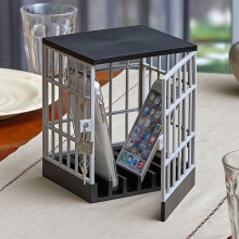 (1) Taylor & Brown Mobile Phone Jail Fun Novelty Locker Up To 6 Smartphones Includes Padlock And 2x Keys
