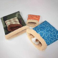 Hamster Sleeping Bag, 7.08 x 9.05" Winter Soft Warm Bed Plush Small Pet Nest Snuggle Bag Hiding Bag (Random Colors)