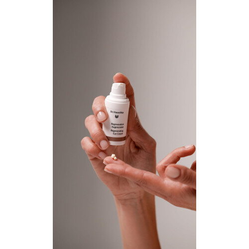 Dr. Hauschka Dr. Hauschka Regenerating Eye Cream 15ml 2
