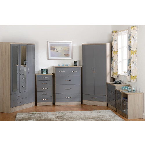 Seconique Seconique Nevada 3 Drawer Bedside in Grey Gloss/Light Oak Effect Veneer 1
