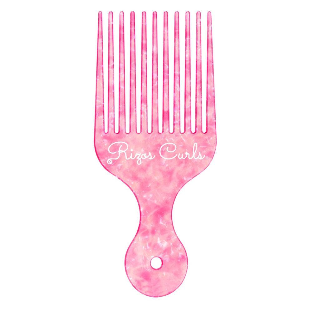 Peigne     cheveux Rizos Curls pour donner du volume et des boucles. Peigne plus large pour soulever les racines. Cheveux boucl   s textur   s, rose.