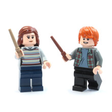 LEGO Harry Potter minifiguurcombo - Hermelien in gestripte trui en Ron Wemel in geruit overhemd (versie voor volwassenen) met toverstokken