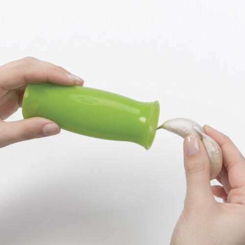 OXO OXO Good Grips Σιλικόνης Ξεφλουδιστής Σκόρδου με Θήκη Αποθήκευσης, Διαφανής, 1EA 1