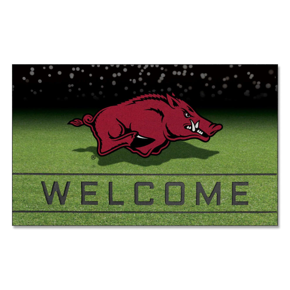 Fanmats 19976 Arkansas Razorbacks Crumb Rubber Rubber Outdoor Mat - 18 pouces. x 30in.