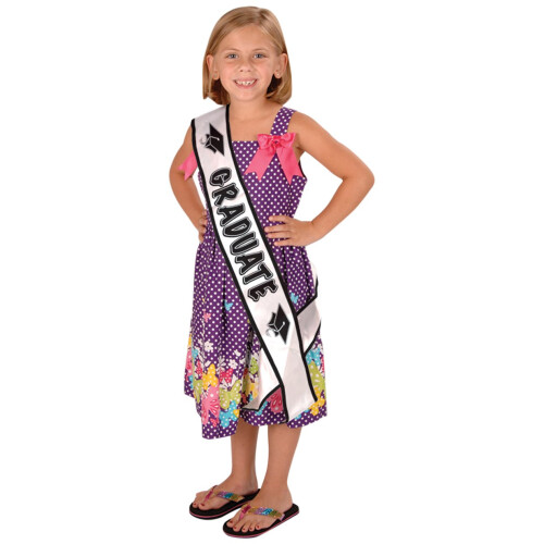 Beistle Kid Graduate Satin Sash-1pc 27 por 31/2 polegadas Branco/Preto