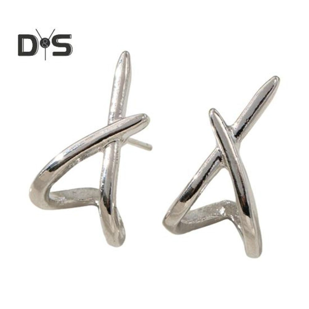 (silver) 1 Pair Women Earrings Geometric Cross Alloy Hollow Out Anti-slip Smooth Stud Earrings Daily Ear Jewelry For Commuting Party Club
