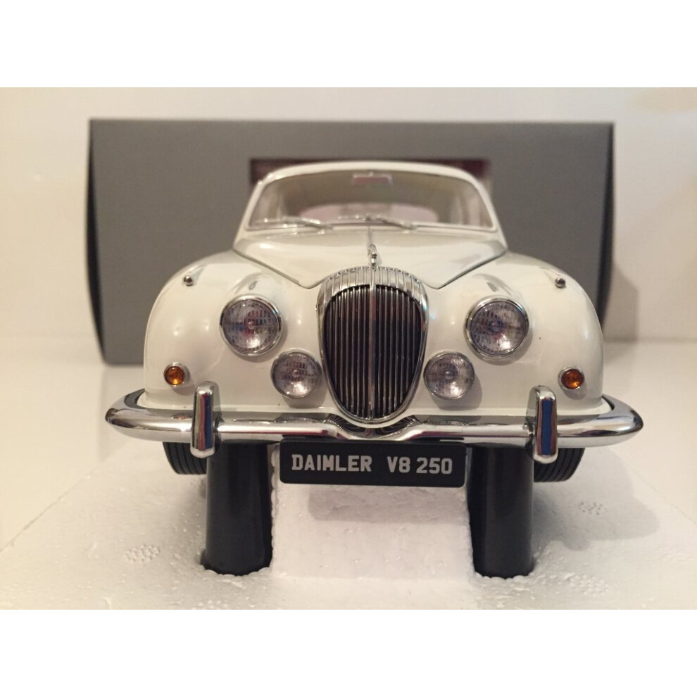 Daimler 250 V8 (Rechtsgestuurd 1967) Diecast Model Auto-image