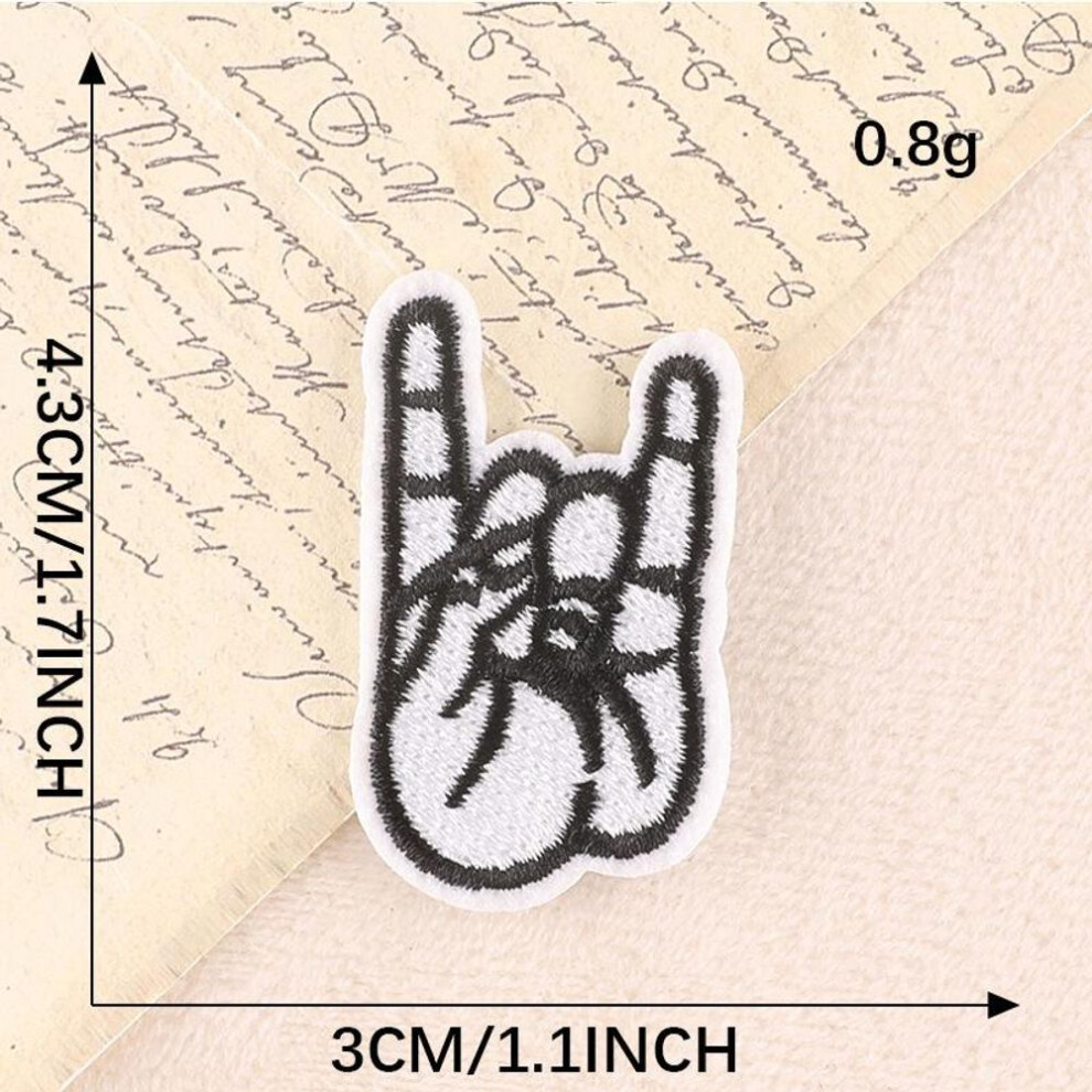 (E2L-A-3-1) Embroidery label English alphabet cloth label DIY patch sticker clothing accessories cloth badge embroidery sticker cloth sticker