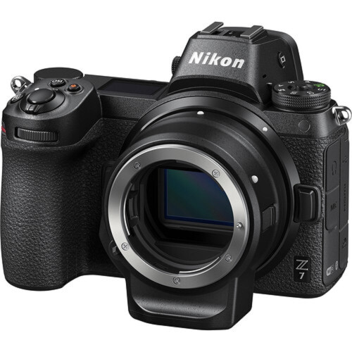 Nikon Nikon Z7 spiegellose Systemkamera mit FTZ-Mount-Adapter-Kit