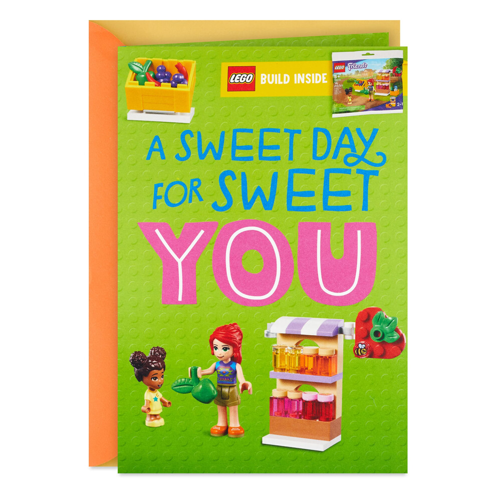 Carte d'anniversaire Hallmark pour enfants avec Legos (kit de construction Friends Market, 5 ans et plus)