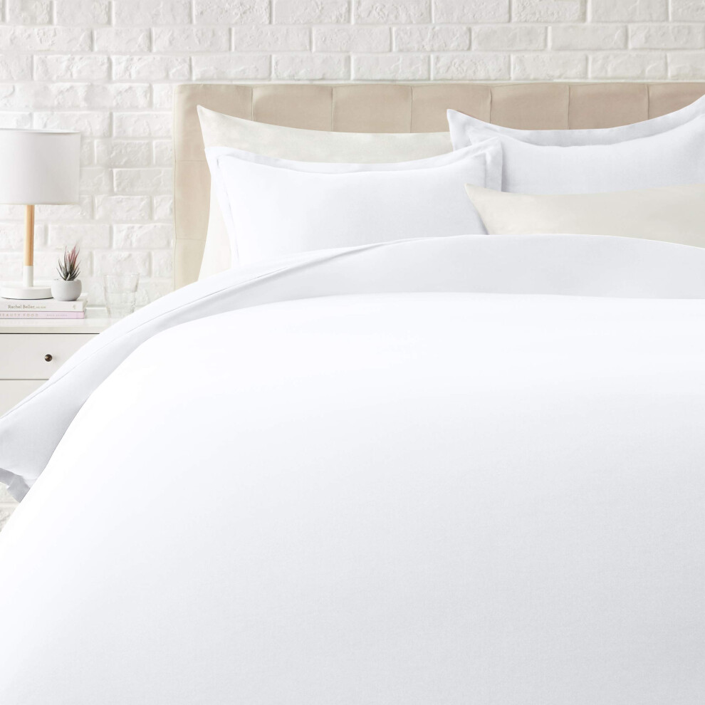 Amazon Basics Lightweight Microfiber 3 Piece Duvet Cover Set with Zipper Closure  King  Bright White  Solid