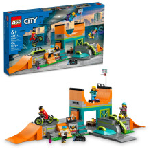 Il set di giocattoli da costruzione LEGO City Street Skate Park include uno skateboard, una bici BMX, uno scooter e pattini in linea, pi 4 minif
