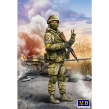MAS24085 - Masterbox 1:24 - Ukrainian Soldier, Defence of Kyiv 2022