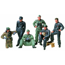 TAMIYA 300035201 - Set 1: 35 WWII-Figuren, deutsche Panzerbesatzung. I. Ruhe