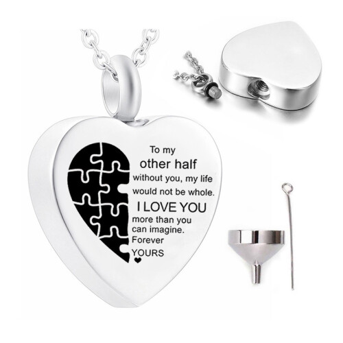 Eine schöne Urnenkette mit einem herzförmigen Puzzle-Anhänger 1