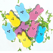 Badebomben in Marshmallow-Form mit Osterhase | 8er-Pack | 9,4 x 5,1 cm | Mehrfarbig | Rosa, Blau, Gelb, Lila | Osterbadebombe | Osterhase, Osterk