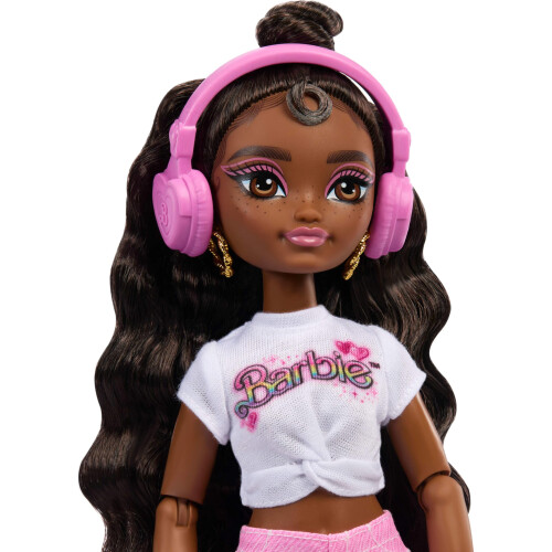Barbie Barbie Dream Besties Doll and Accessors 1