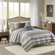 Madison Park Quilt Set Luxurious Jacquard Stripes Design - All Season, Coverlet Bedspread Lightweight Bedding Layer, Shams, Decorative Pillow, King/Ca