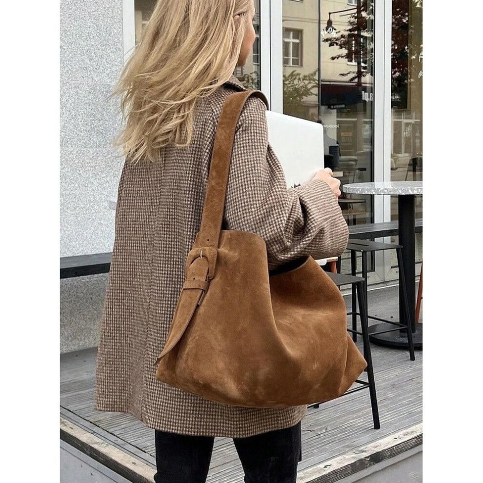 Retro 2024 Autumn/Winter Large-Capacity Brown Frosted Bucket Bag