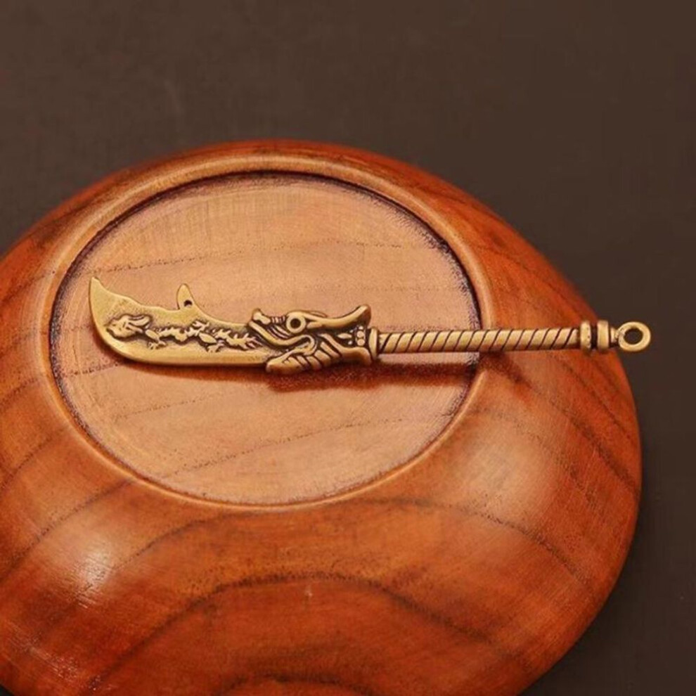 Vintage Copper Guan Gong Long Blade Knife Pendants Retro Brass Weapon Model Toy Car Key Chain Ring Hanging Trinkets Car Keychain