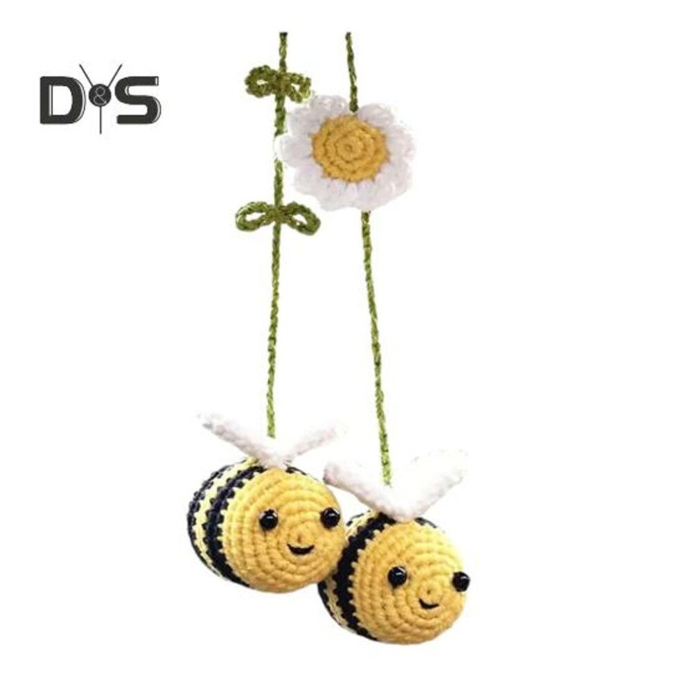 Crochet Bee Car Hanging Decoration Auto Rearview Mirror Handmade Knitting Yarn Flower Honeybee Animal Hanging Ornament Pendant