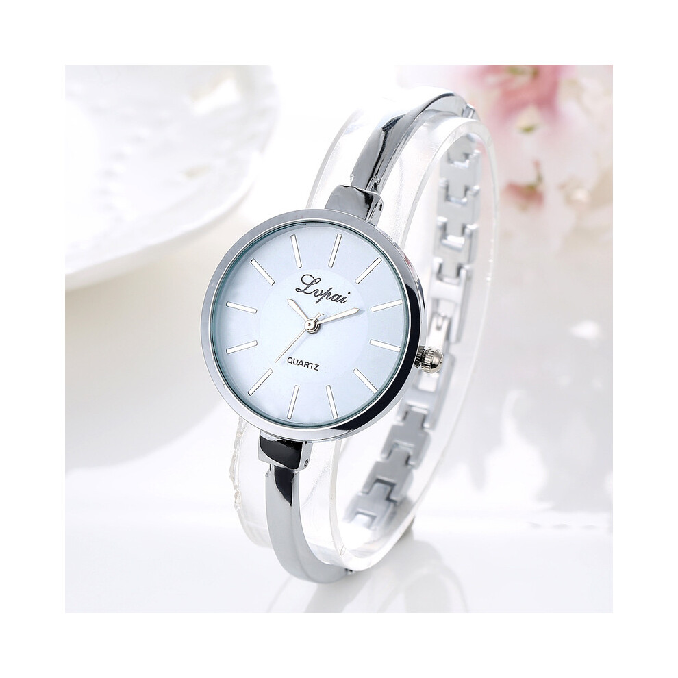 (blanc argenté) Relogio Montres-bracelets pour femmes Montre à quartz en acier inoxydable de luxe Montre simple