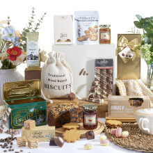 Traditional Treats Gift Hamper | Premium Chocolate, Biscuits, Cake, Coffee, Tea & Fudge | Gourmet Food Hamper for Men & Women | Luxury Gift for