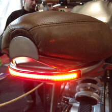 Striscia di luce targa a LED con indicatore di direzione e freno da 1 pezzo per Bobber Cafe Racer ATV
