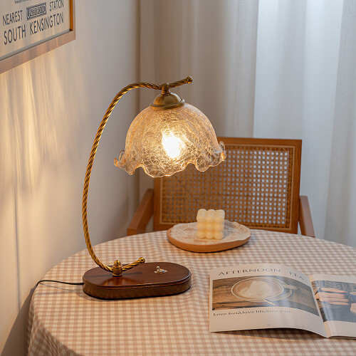 Living And Home Flower-Shaped Glass Table Lamp